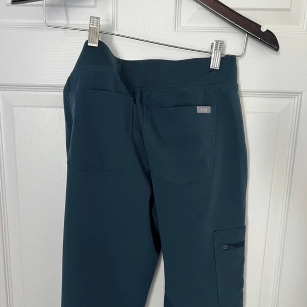 FIGS Black Technical Collection Jogger Pants - Picture 2 of 5